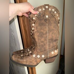 DURANGO embroidered flower boots